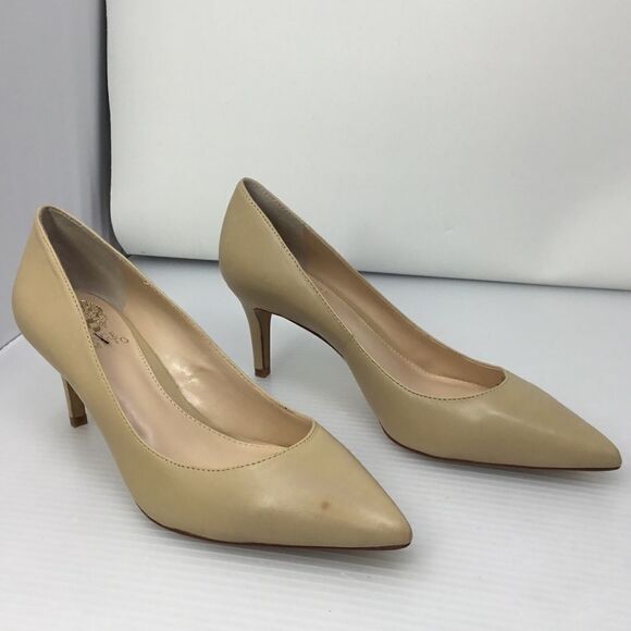 Vince Camuto Bellis Pointy Toe Pump (A13) - Picture 1 of 8